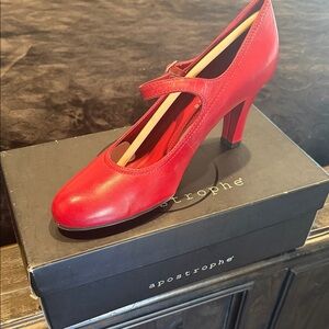 Apostrophe Bold Red Heels